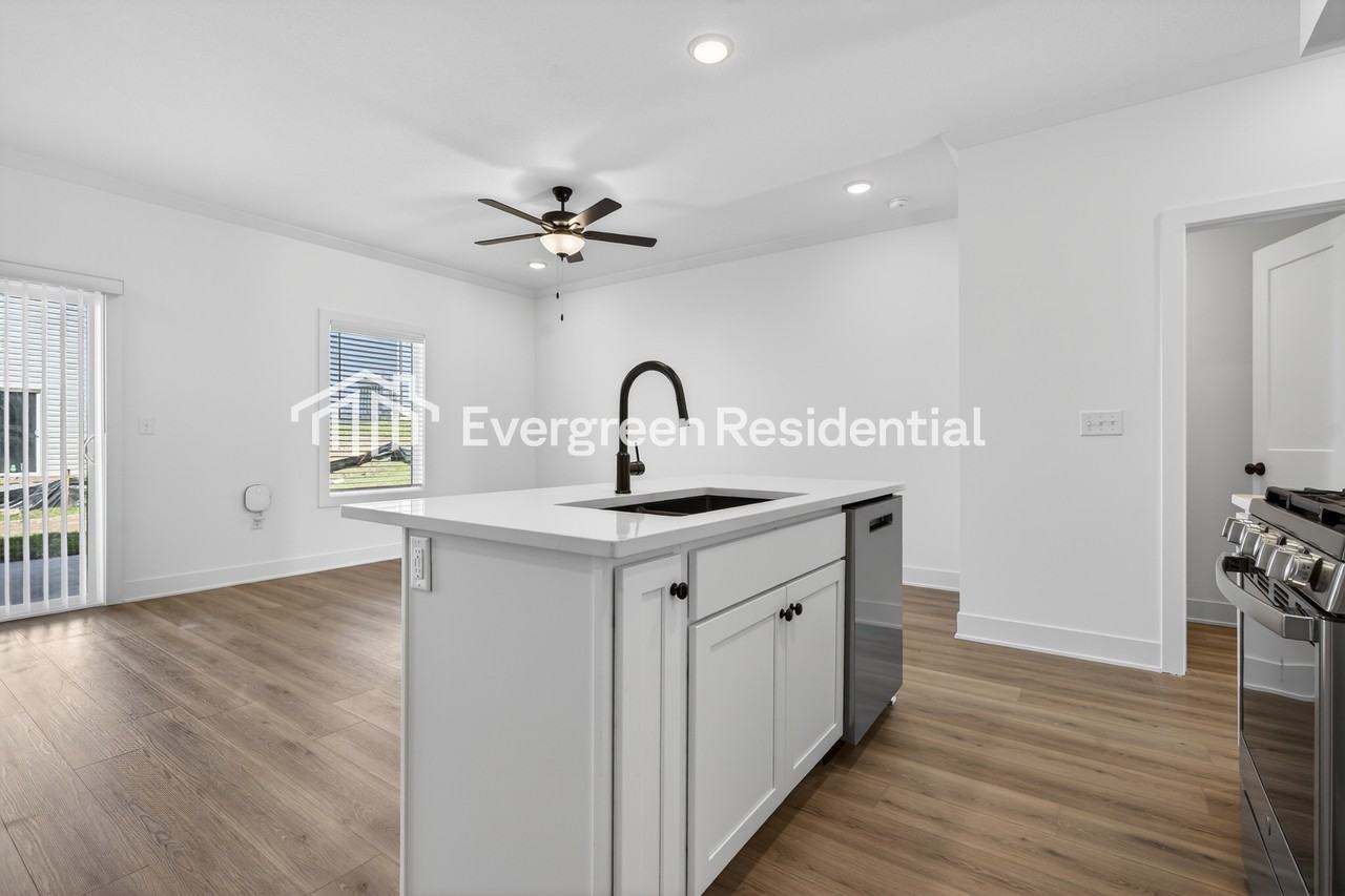 7010 Nw 81st Pl - Photo 7 of 25