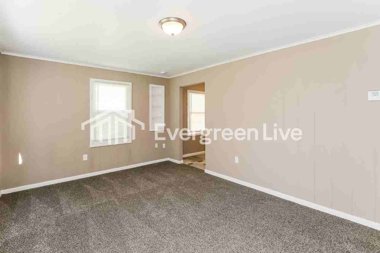 344 E Nettleton Ave - Photo 2 of 15