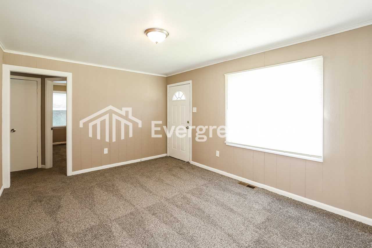 344 E Nettleton Ave - Photo 4 of 15
