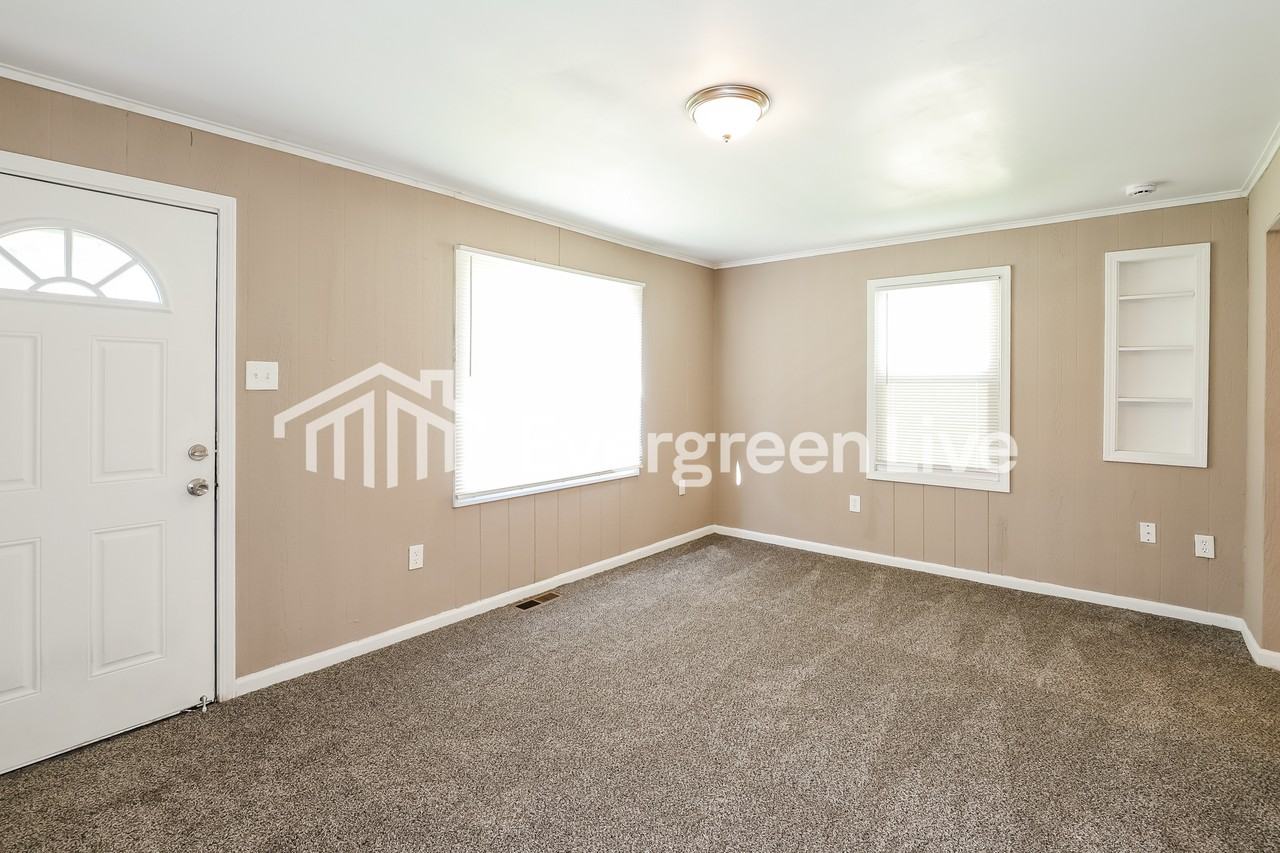 344 E Nettleton Ave - Photo 5 of 15