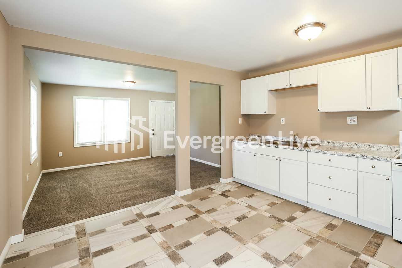 344 E Nettleton Ave - Photo 7 of 15