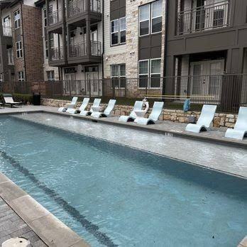 13505 Burnet Rd - Photo 3 of 4