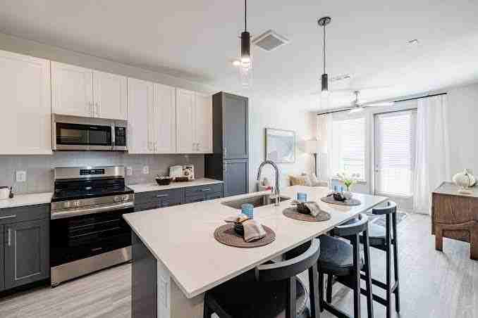 11600 Spirit Dr - Photo 2 of 6
