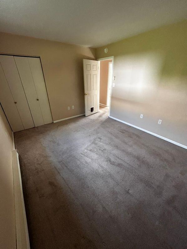 444 S 9th St - Photo 5 of 9