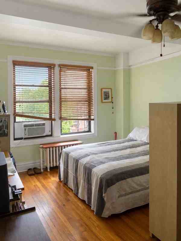 8300 Talbot St - Photo 7 of 38