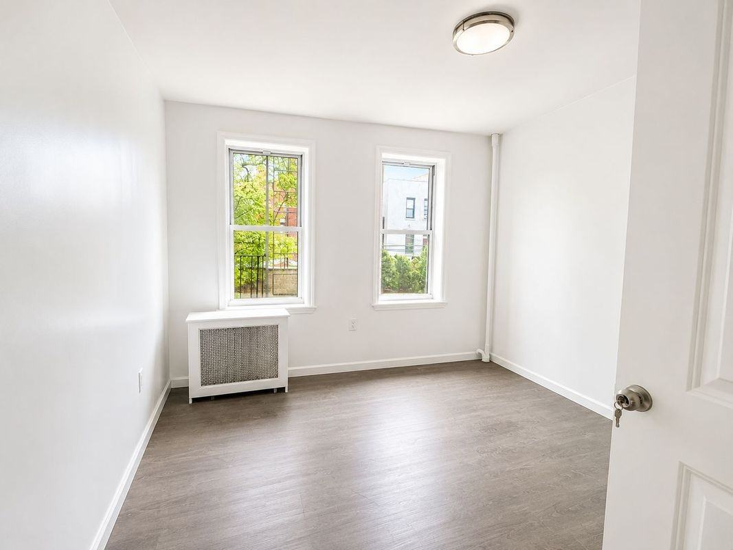 2545 44th St ##2 - Photo 7 of 18