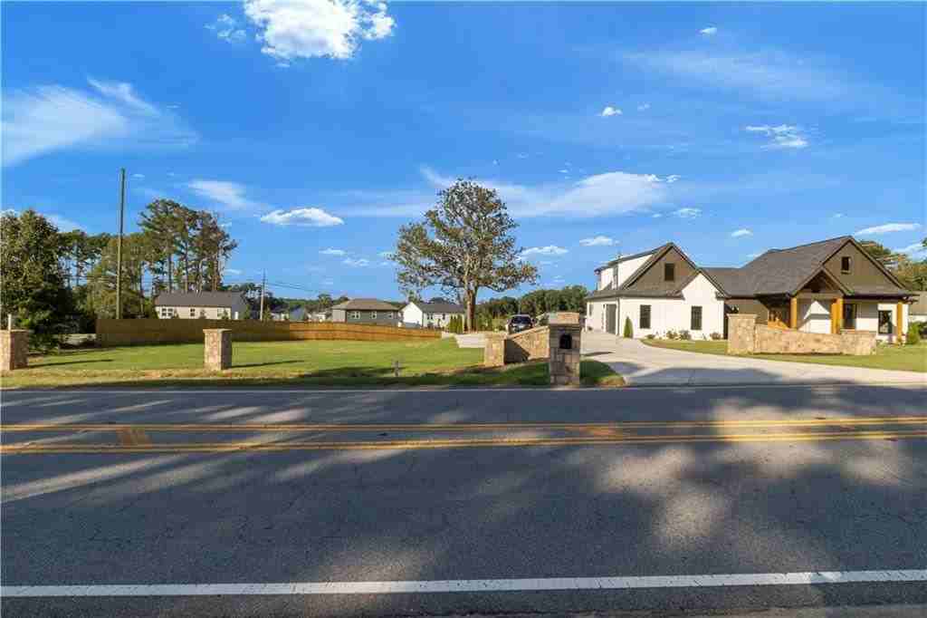 524 Martins Chapel Rd - Photo 2 of 50