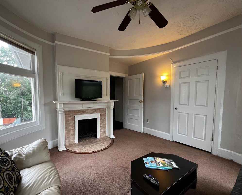 228 N Arlington Ave - Photo 2 of 5