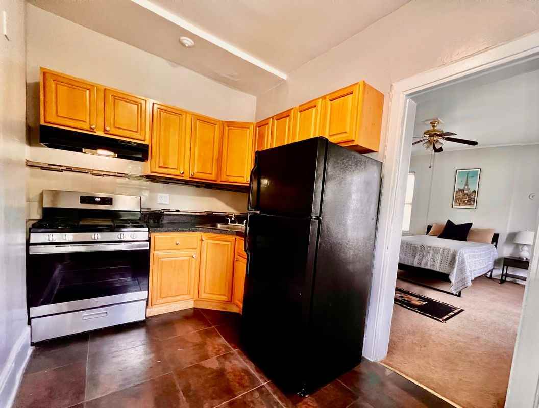228 N Arlington Ave - Photo 3 of 5