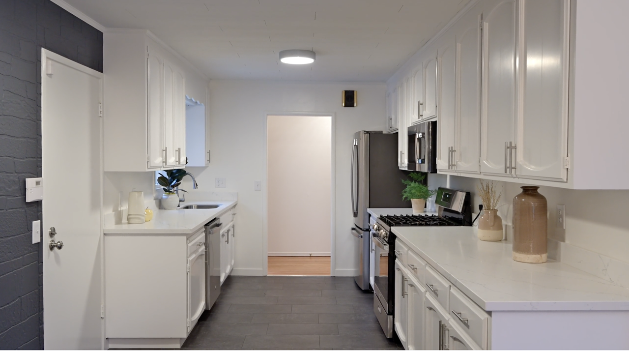 2331 Rollingwood Drive - Photo 3 of 5