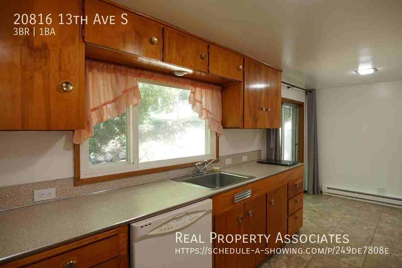 20816 13th Ave S - Photo 3 of 25