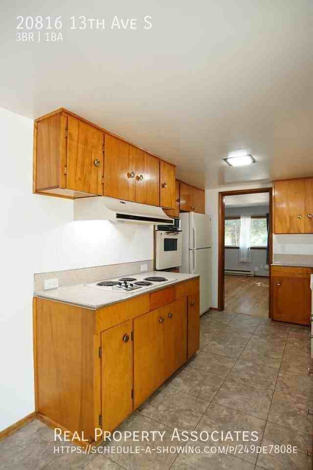 20816 13th Ave S - Photo 6 of 25