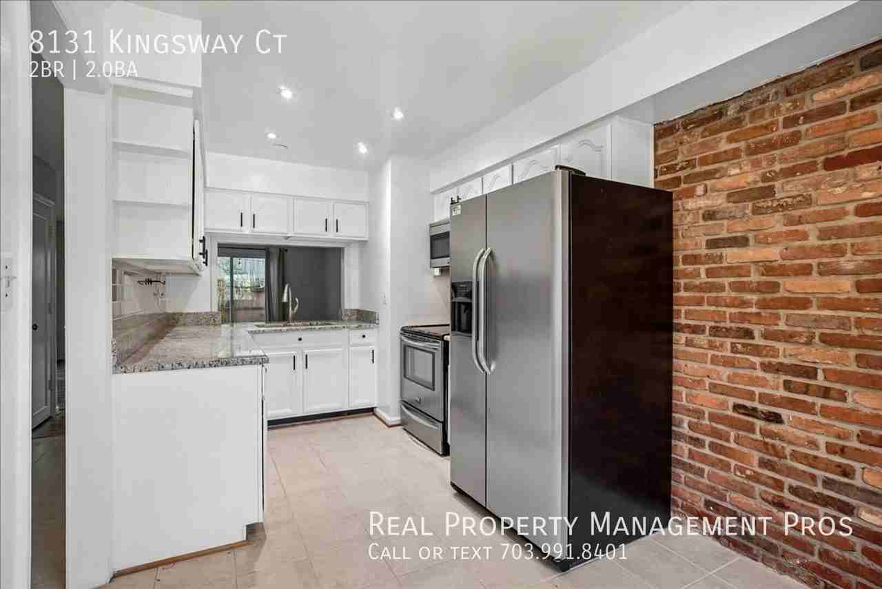 8131 Kingsway Ct - Photo 5 of 32