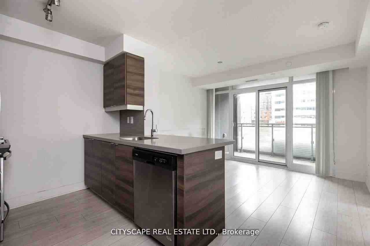 525 Adelaide Street West #315