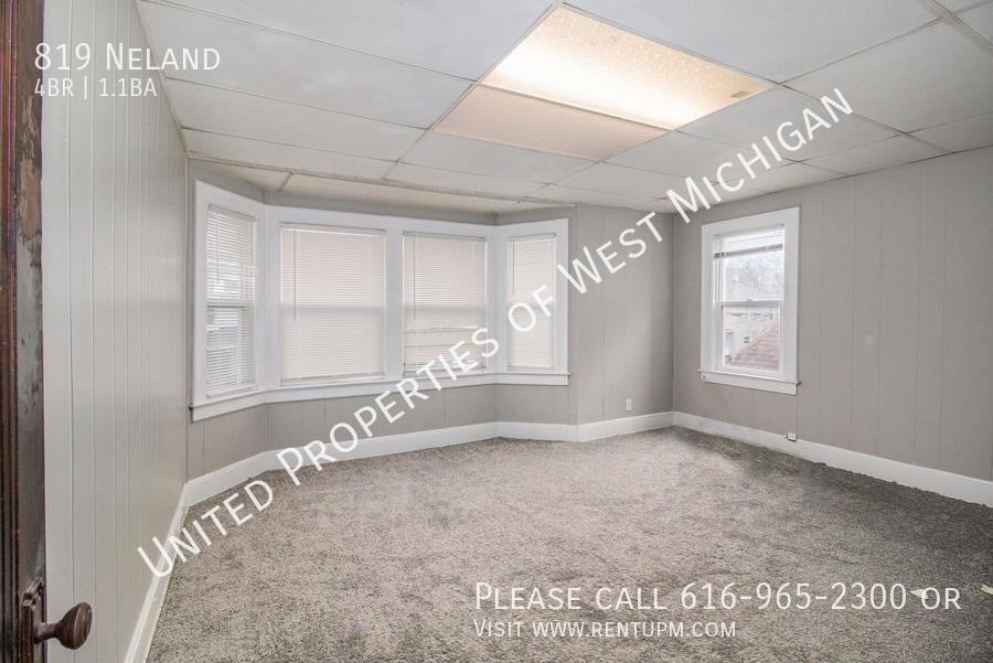 819 Neland Ave Se - Photo 4 of 20