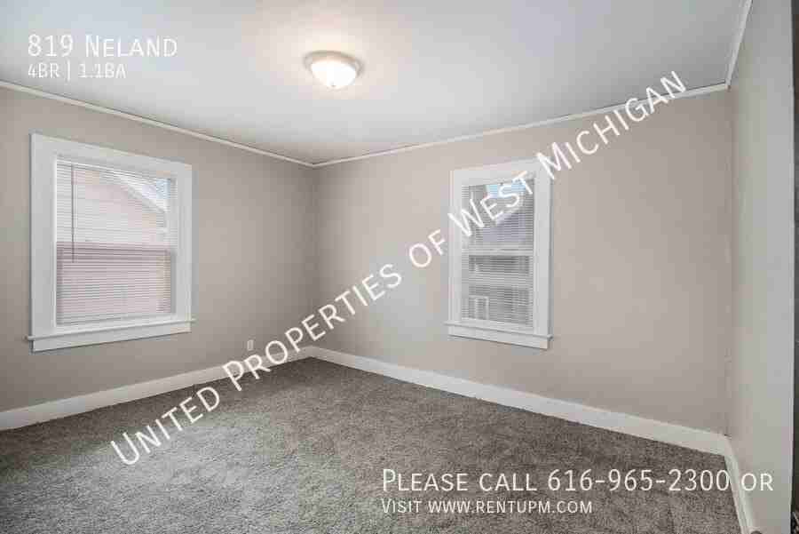 819 Neland Ave Se - Photo 5 of 20