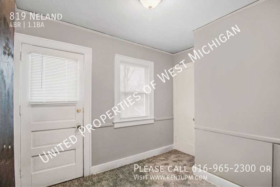 819 Neland Ave Se - Photo 6 of 20