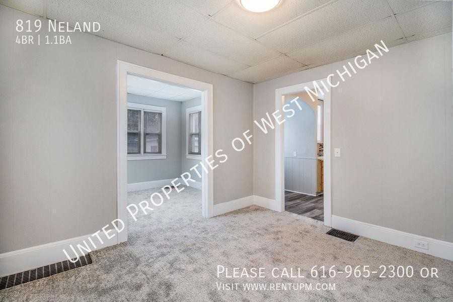819 Neland Ave Se - Photo 7 of 20