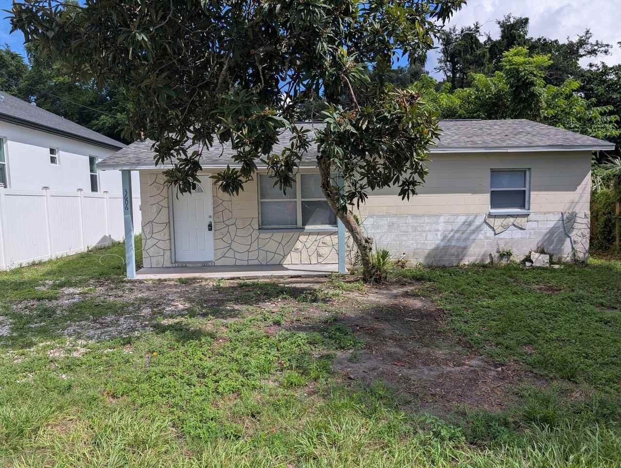 3606 E Comanche Ave