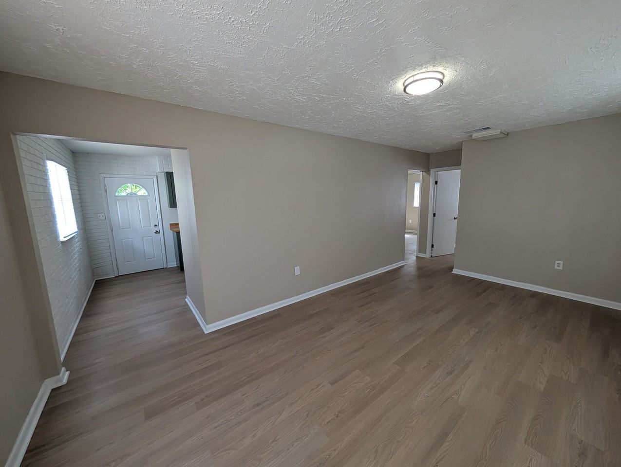 3606 E Comanche Ave - Photo 3 of 14