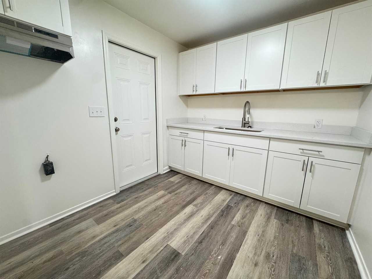 4704 Estonia St - Photo 6 of 17