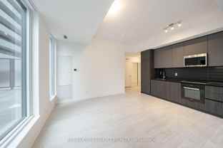 400 King Street West #822 - Photo 1 of 1