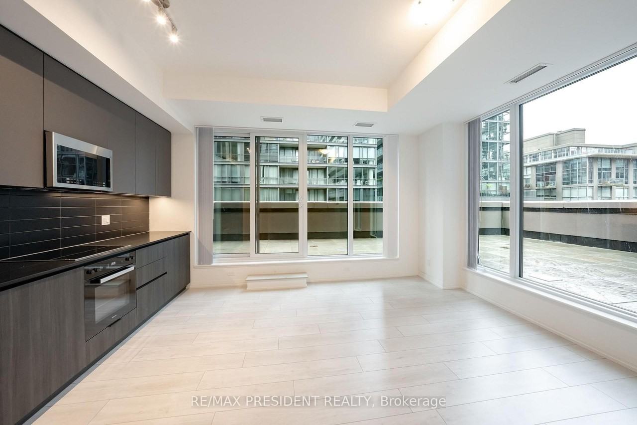 400 King Street West #822 - Photo 4 of 30