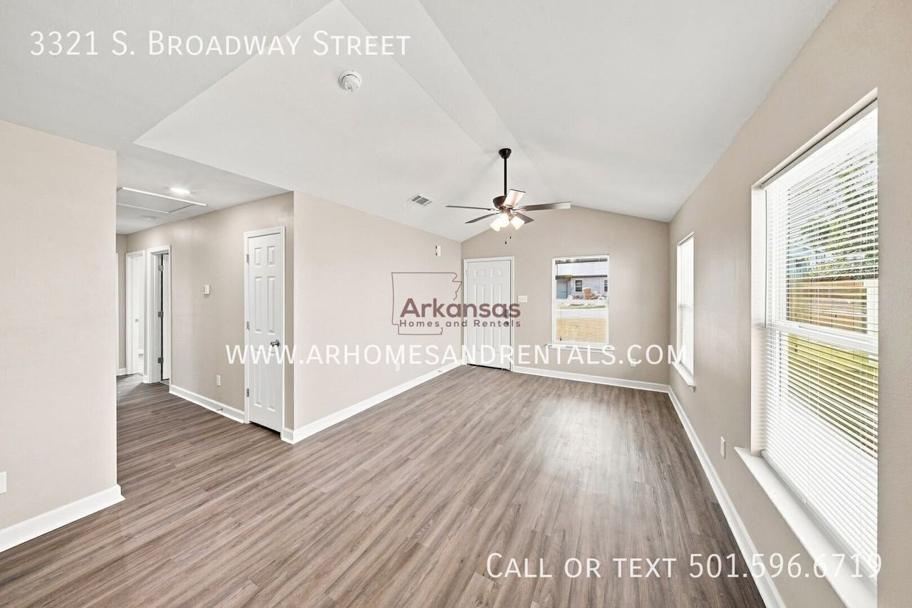 3321 Broadway St - Photo 2 of 15