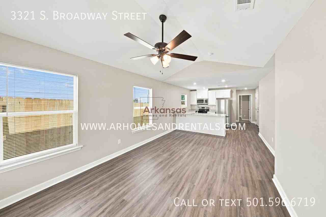 3321 Broadway St - Photo 3 of 15