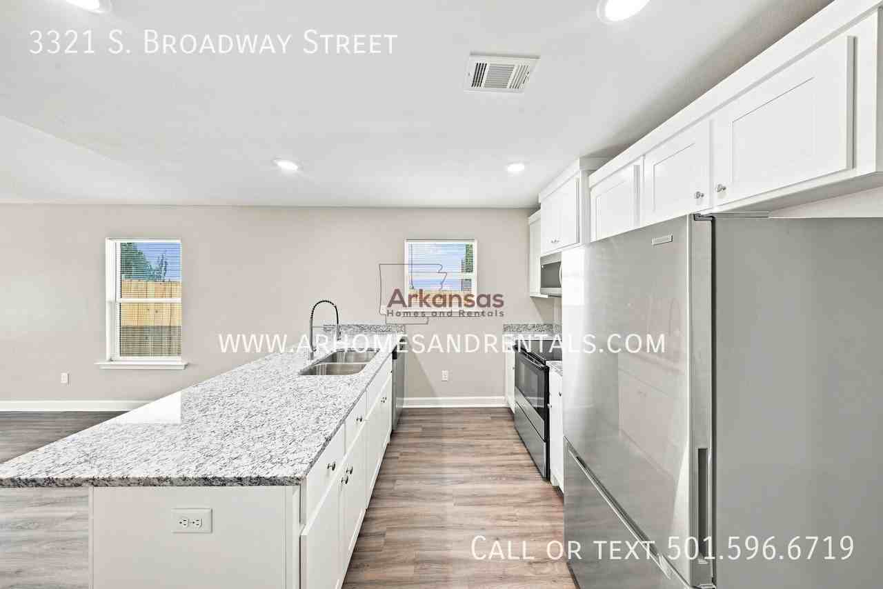 3321 Broadway St - Photo 5 of 15
