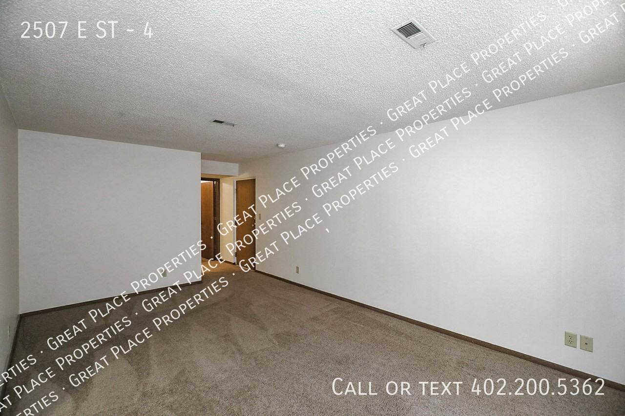 2507 E St #4 - Photo 5 of 23