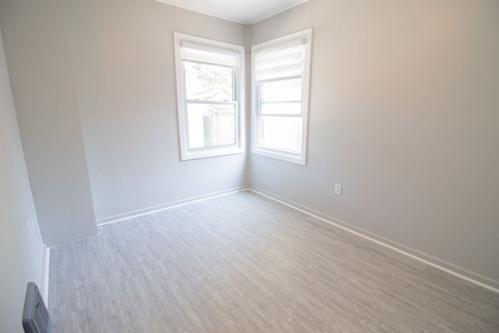 58 Churchill Ave - Photo 5 of 14