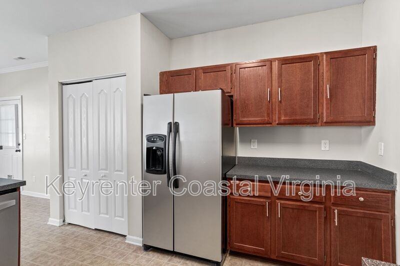3503 Sedgefield St - Photo 2 of 24