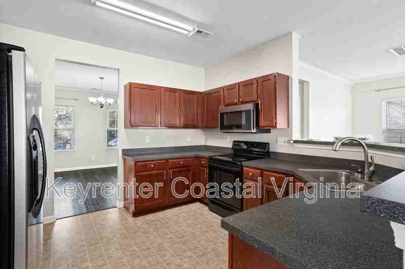 3503 Sedgefield St - Photo 3 of 24