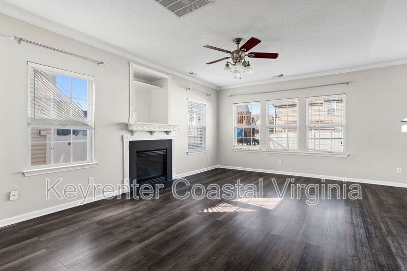 3503 Sedgefield St - Photo 7 of 24