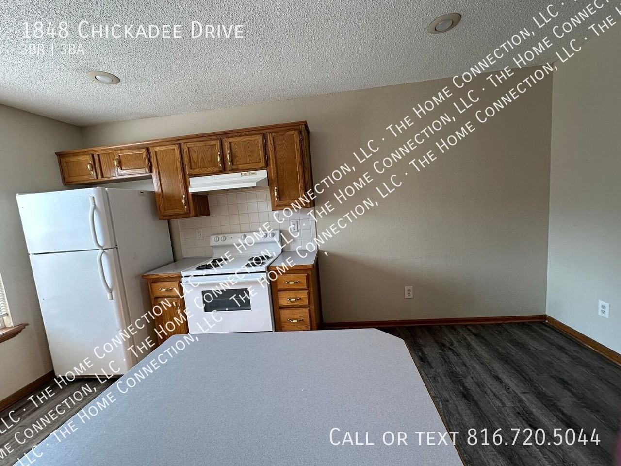 1848 Chickadee Dr - Photo 3 of 19