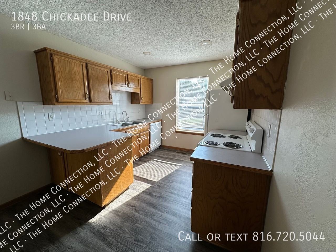 1848 Chickadee Dr - Photo 4 of 19