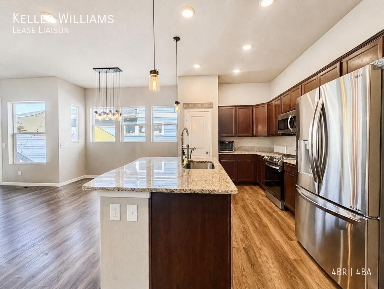 110 Mayflower St - Photo 5 of 24