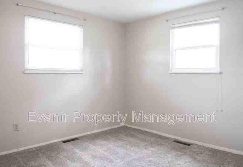 580 Trade Sq E - Photo 3 of 34