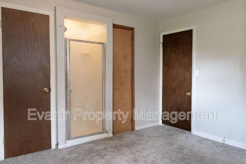 580 Trade Sq E - Photo 7 of 34
