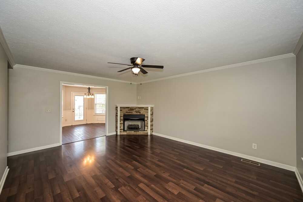1907 Stoney Meadow Dr - Photo 4 of 17