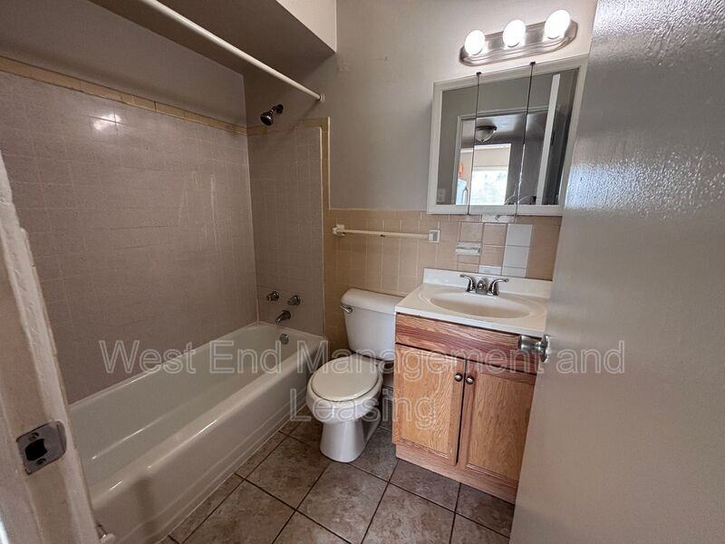 9011 Olive Blvd #2D - Photo 7 of 7
