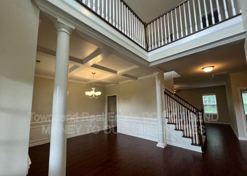 6426 Burnside Pl - Photo 4 of 38