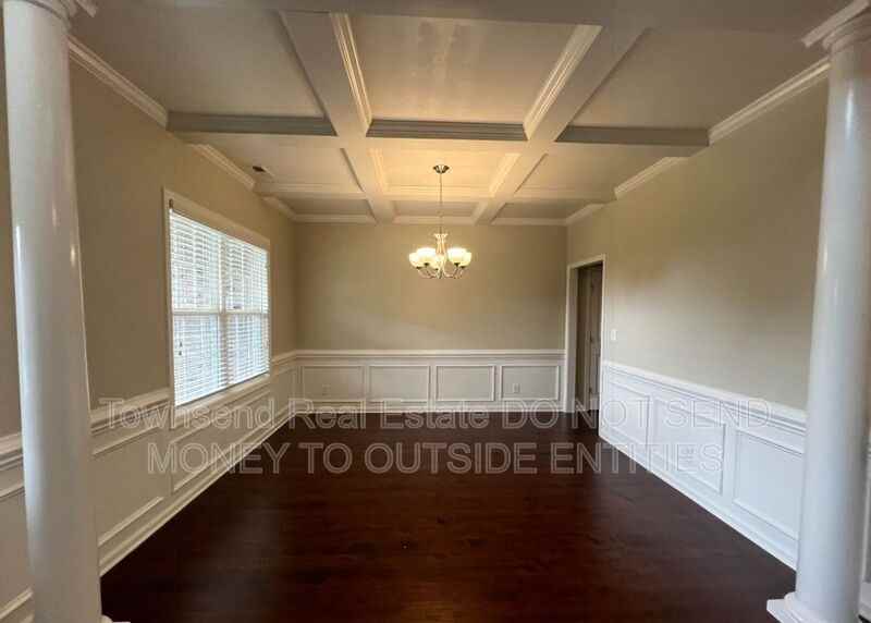 6426 Burnside Pl - Photo 5 of 38