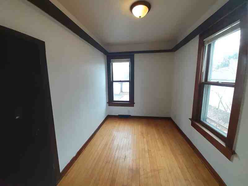 1536 Cedar St - Photo 2 of 5
