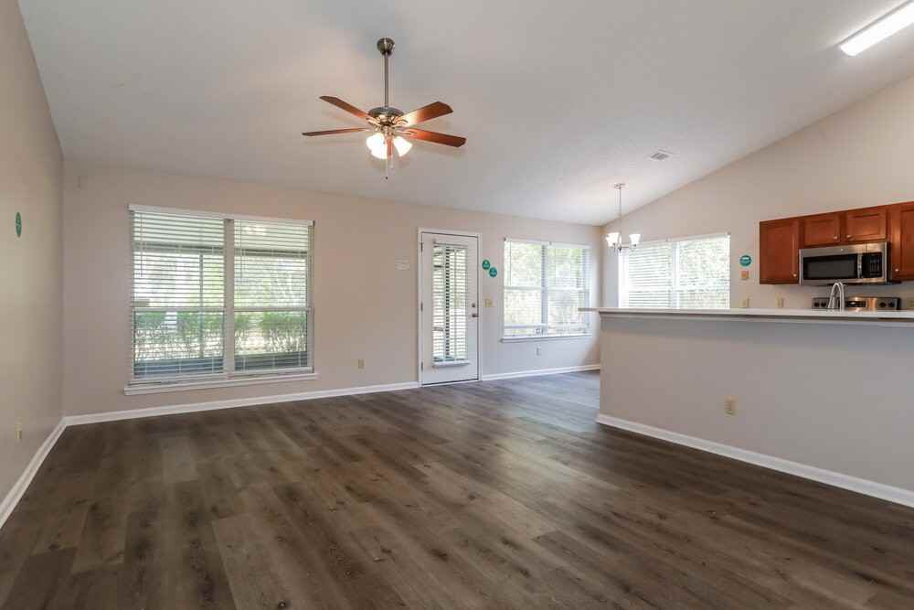 8087 Cumberland Gap Trl N - Photo 3 of 14