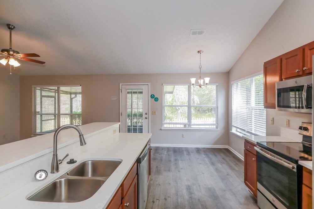 8087 Cumberland Gap Trl N - Photo 4 of 14