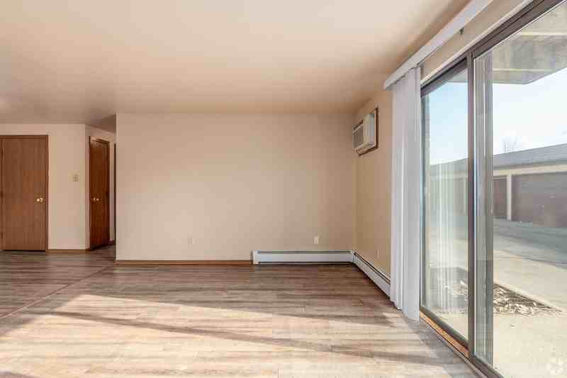 1721 Lenwood Ave #12 - Photo 6 of 15