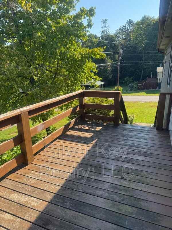 1603 Hutsell Dr - Photo 6 of 35