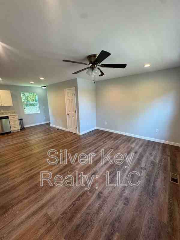 1603 Hutsell Dr - Photo 7 of 35